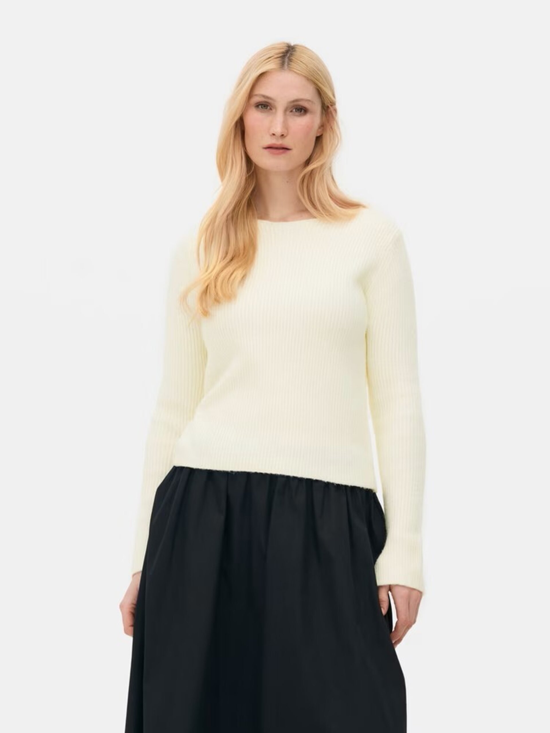 Jersey Acanalado Con Escote Oblicuo - 37