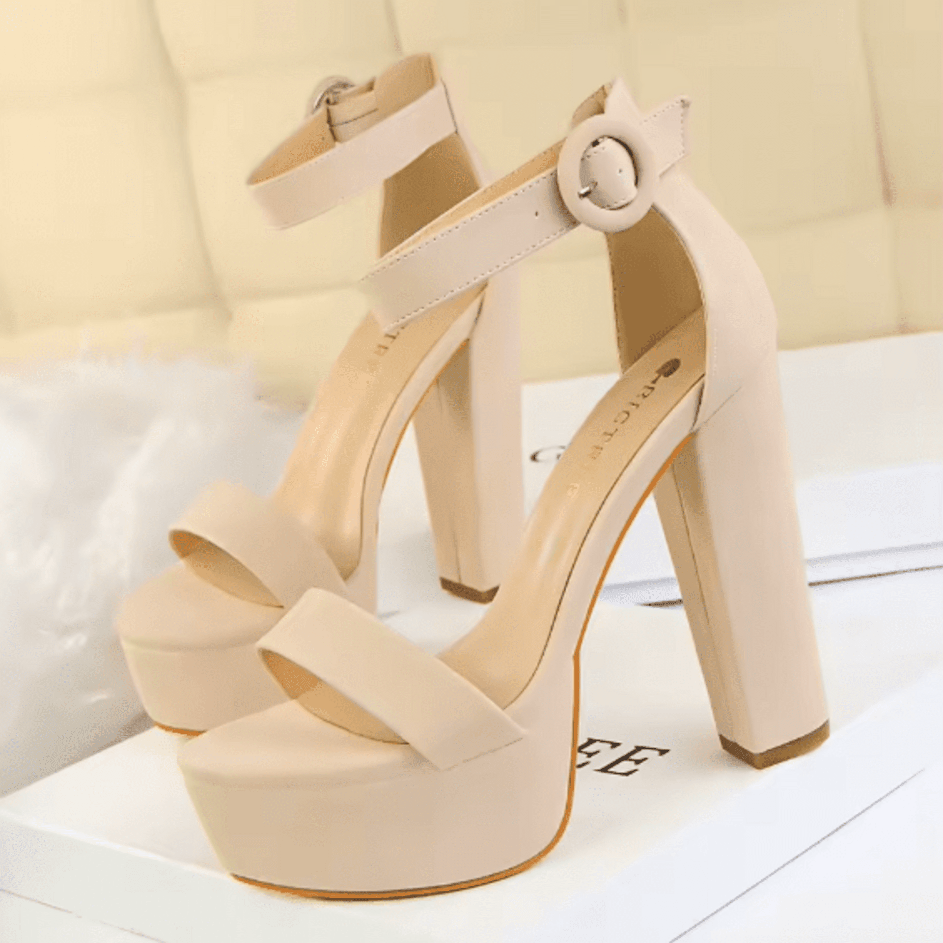 Sandalias De Tacón A La Moda - 4