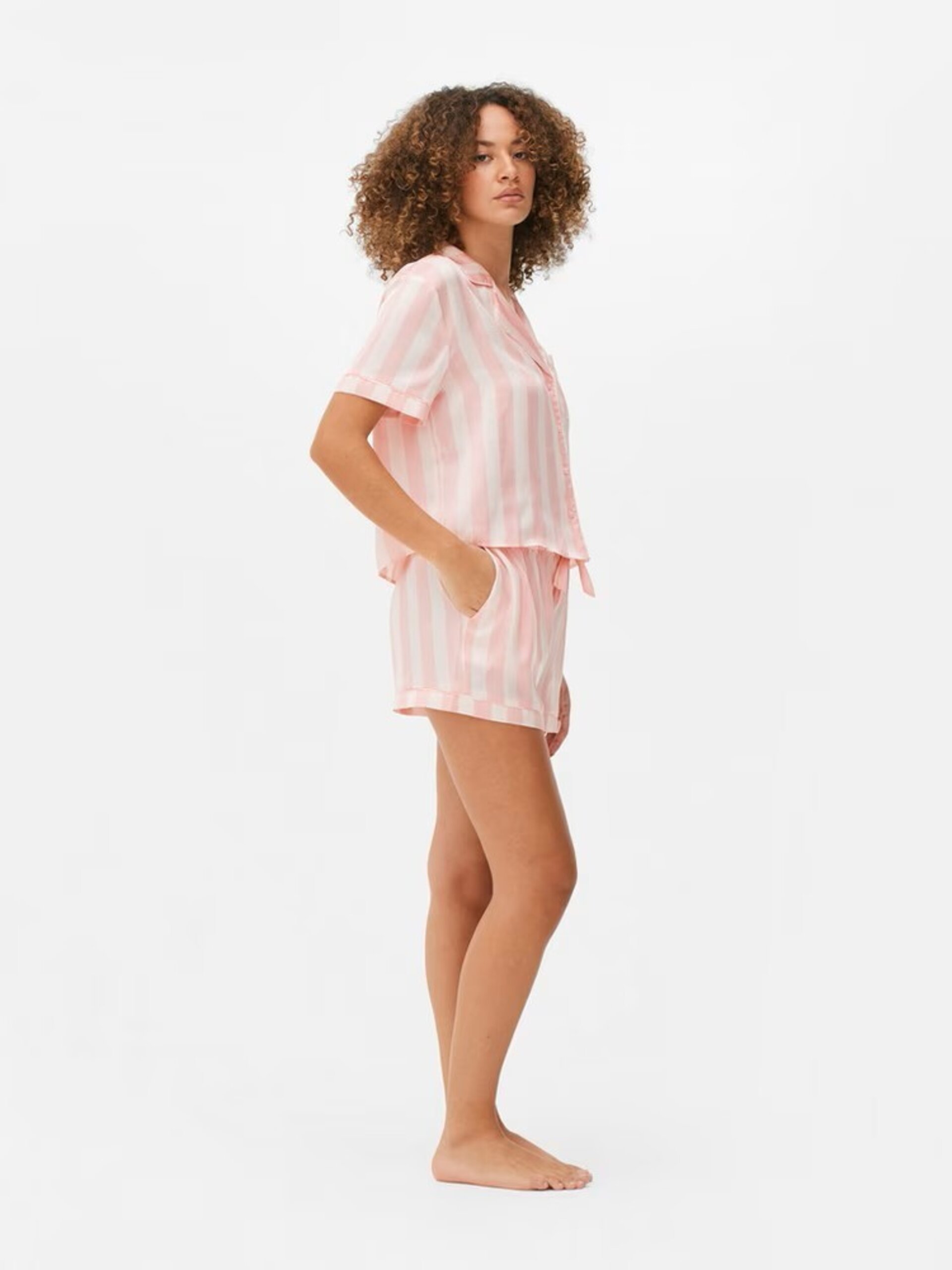 Pijama Con Camisa Y Pantalones Cortos De Satén - 3