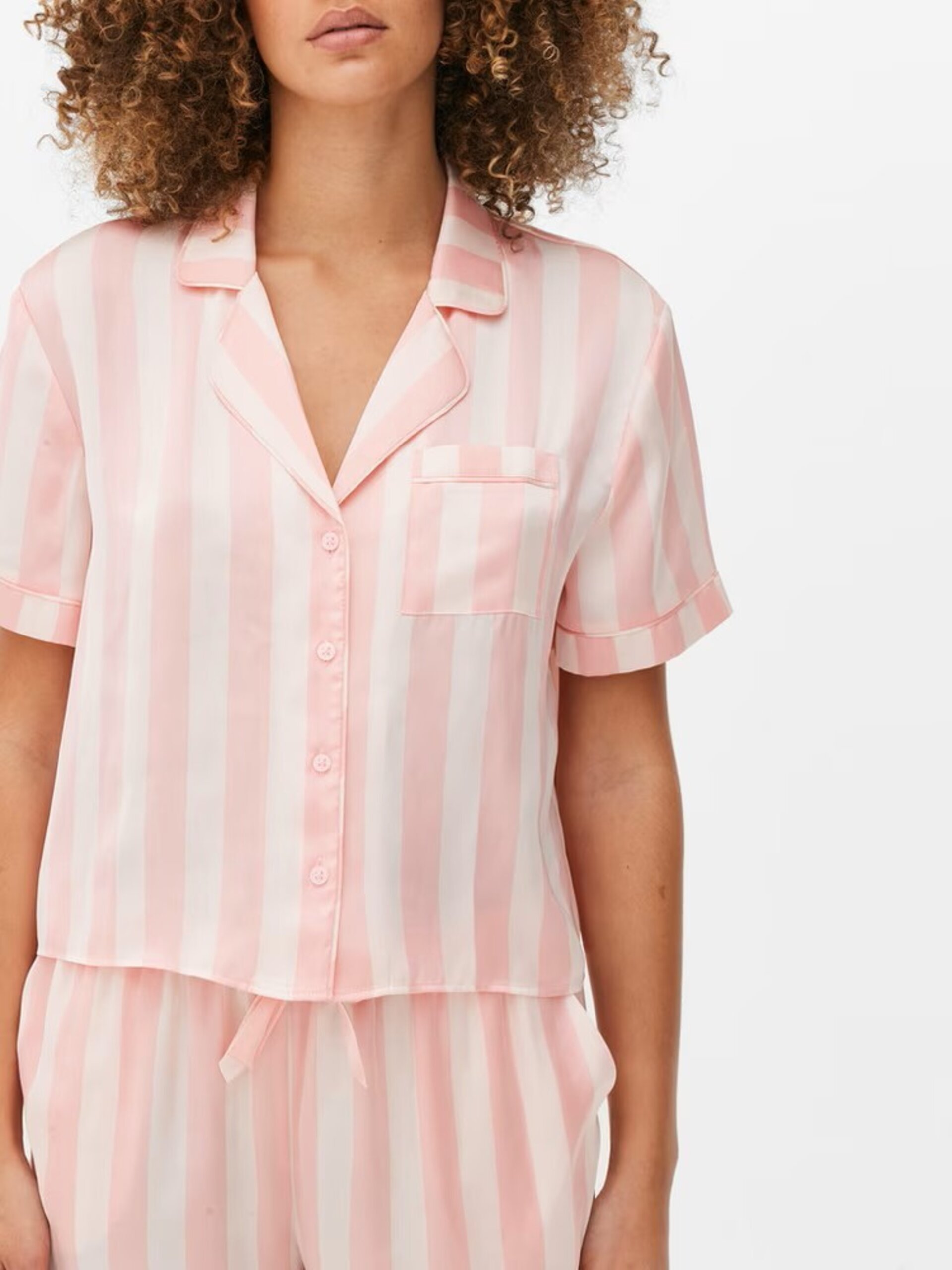 Pijama Con Camisa Y Pantalones Cortos De Satén - 4